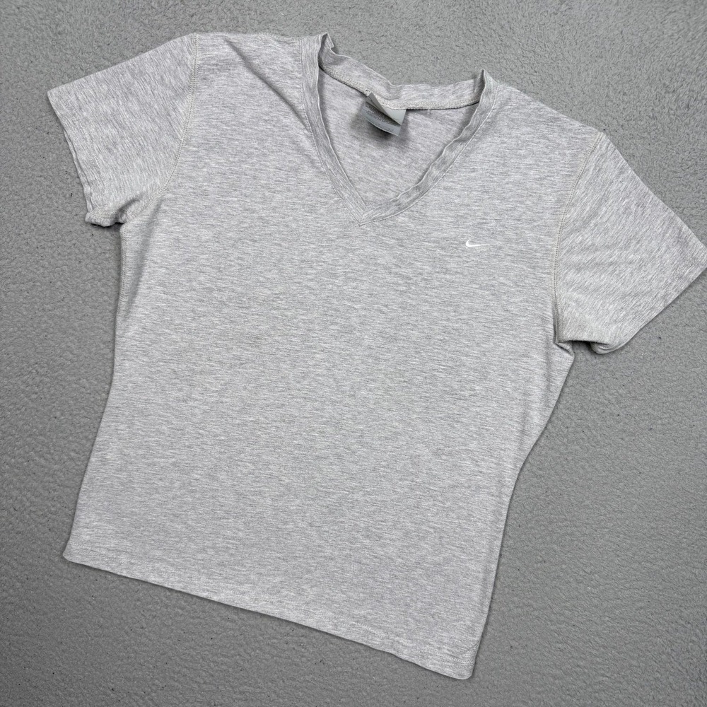 Vintage Y2K Nike‎ Essential V-Neck T-shirt